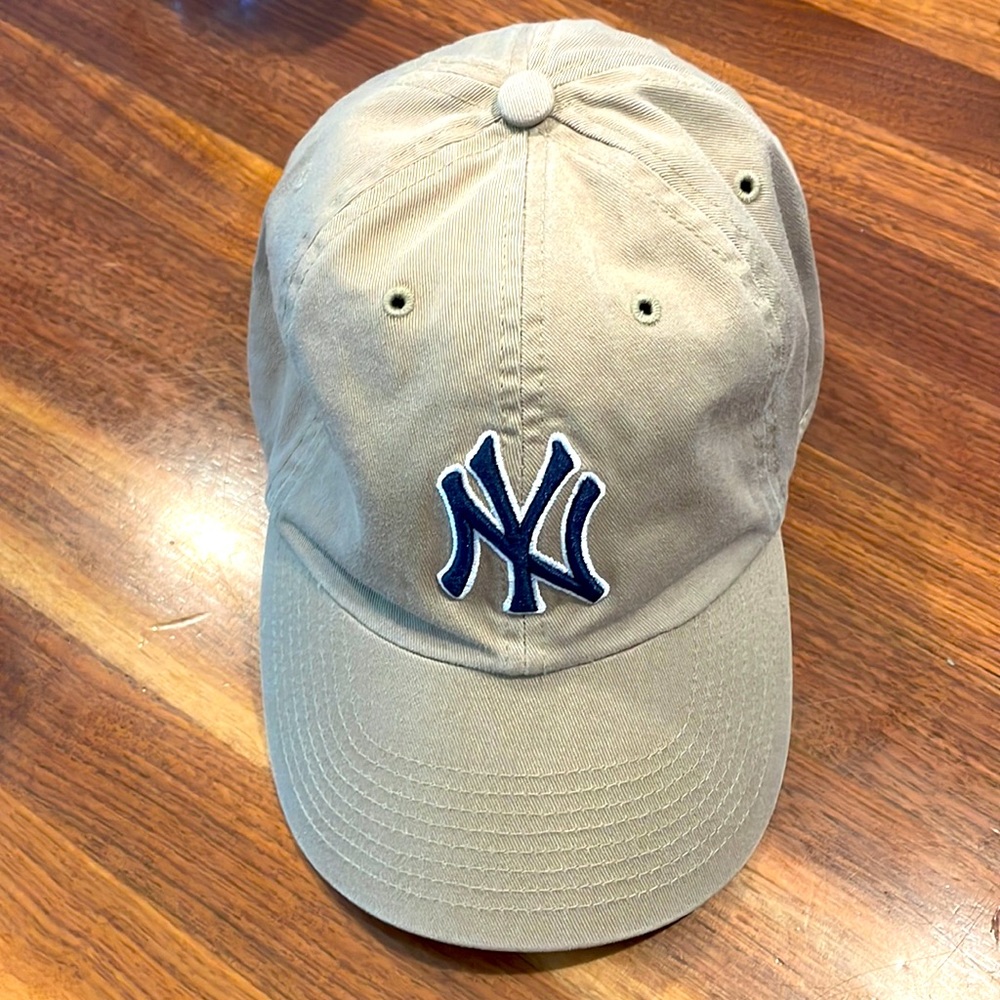 Yankee hat, khaki/navy, size M, fitted garment wash